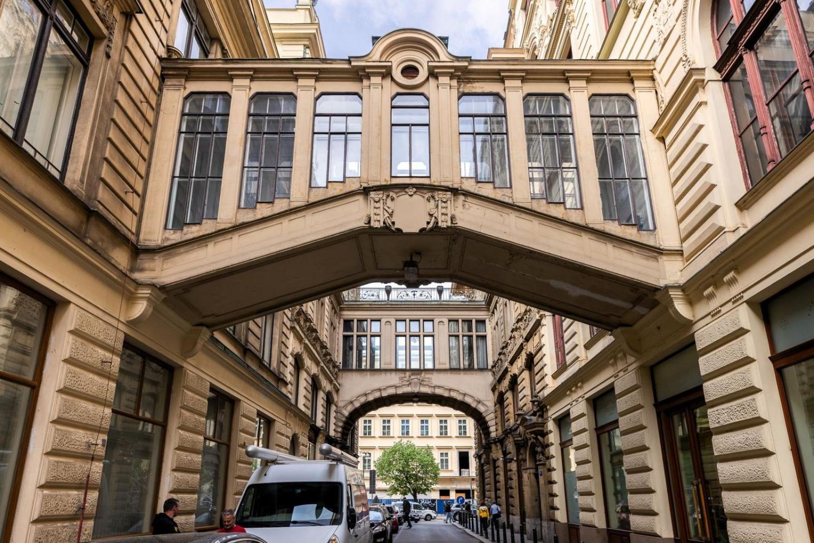 Modern Urban Room In The City Center Of Praag Buitenkant foto